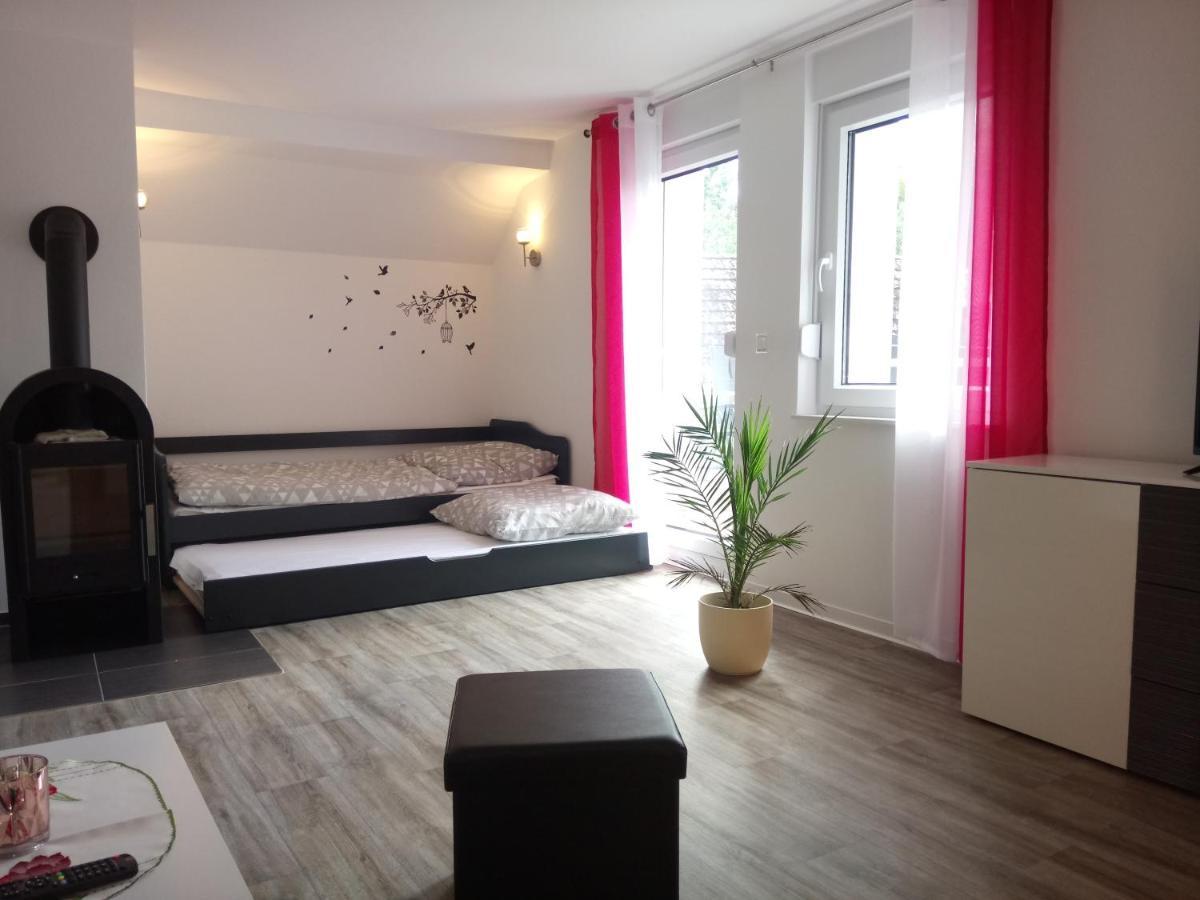 Haus Waldidyll Apartamento Lauta Exterior foto